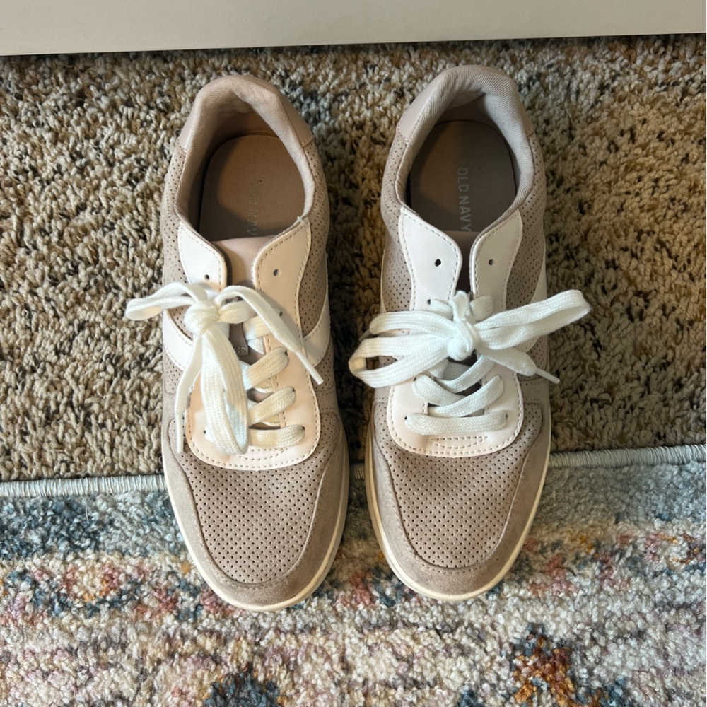 women’s shoes